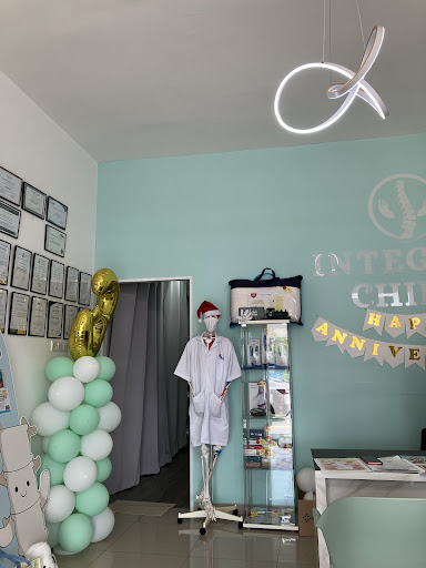 Integral Chiropractic and Physiotherapy Centre 联医脊骨神经矫正专科及物理治疗中心